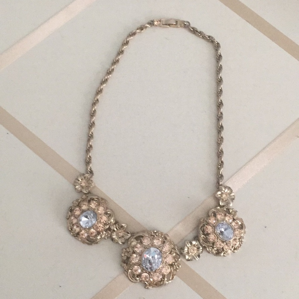 Beautiful necklace Ann Taylor